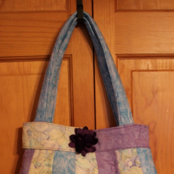 Handbag - Picture 2 of 4